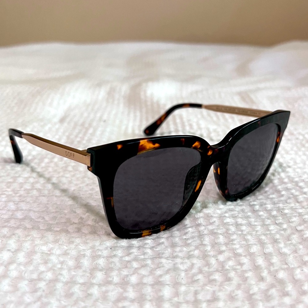 DIFF “Bella” Large Square Tortoise Sunglasses